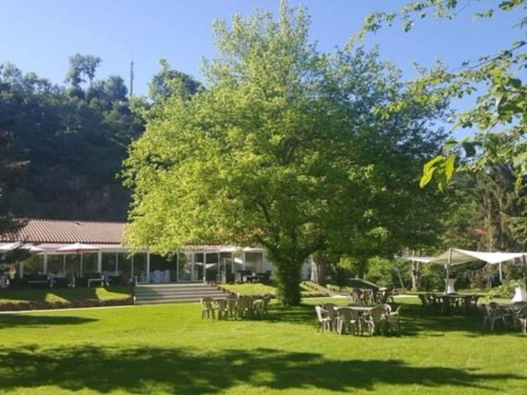 Domaine De La Palle Pontgibaud Ngoại thất bức ảnh